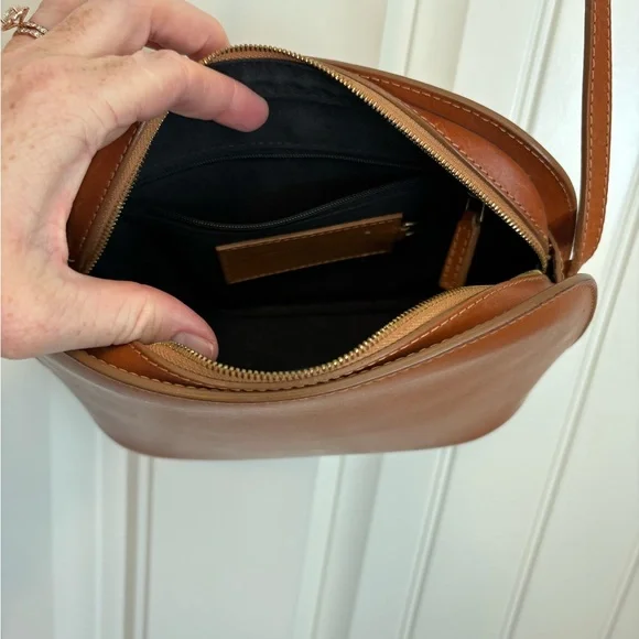 Sézane Victor Heritage smooth leather brown crossbody - Picture 8 of 16